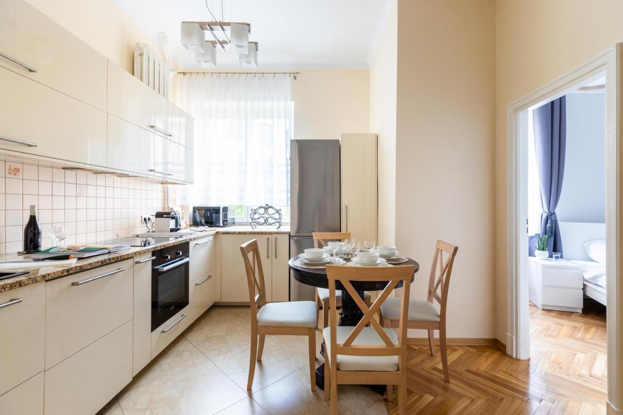 P&O Serviced Apartments Plac Konstytucji Varsavia Esterno foto